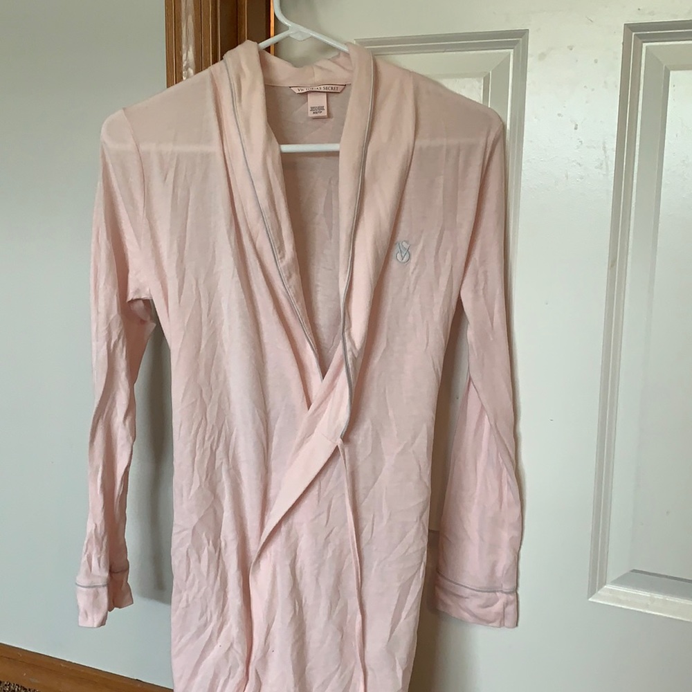 Pink Victoria Secret robe in great condition